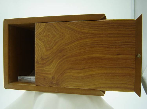 Regal Buck Hunting Urn - Quality Urns & Statues For Less